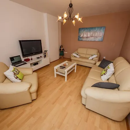 Lucija Apartamento Kaštela