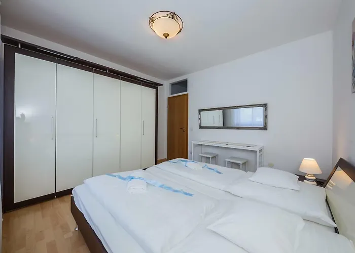 Lucija * Kaštela