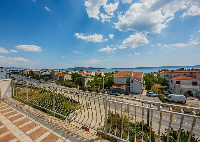 Lucija Apartament Kaštela